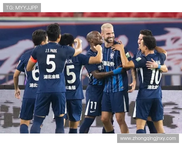 武汉三镇 2-0 青岛海牛:图多列绍尔建功 零封 + 红牌漏判引争议(3)